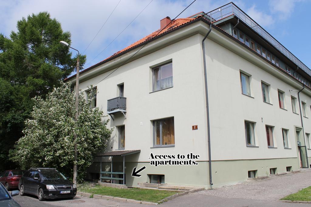 Ohtu Poik 2 City Center Basement Apartment 페르누 외부 사진